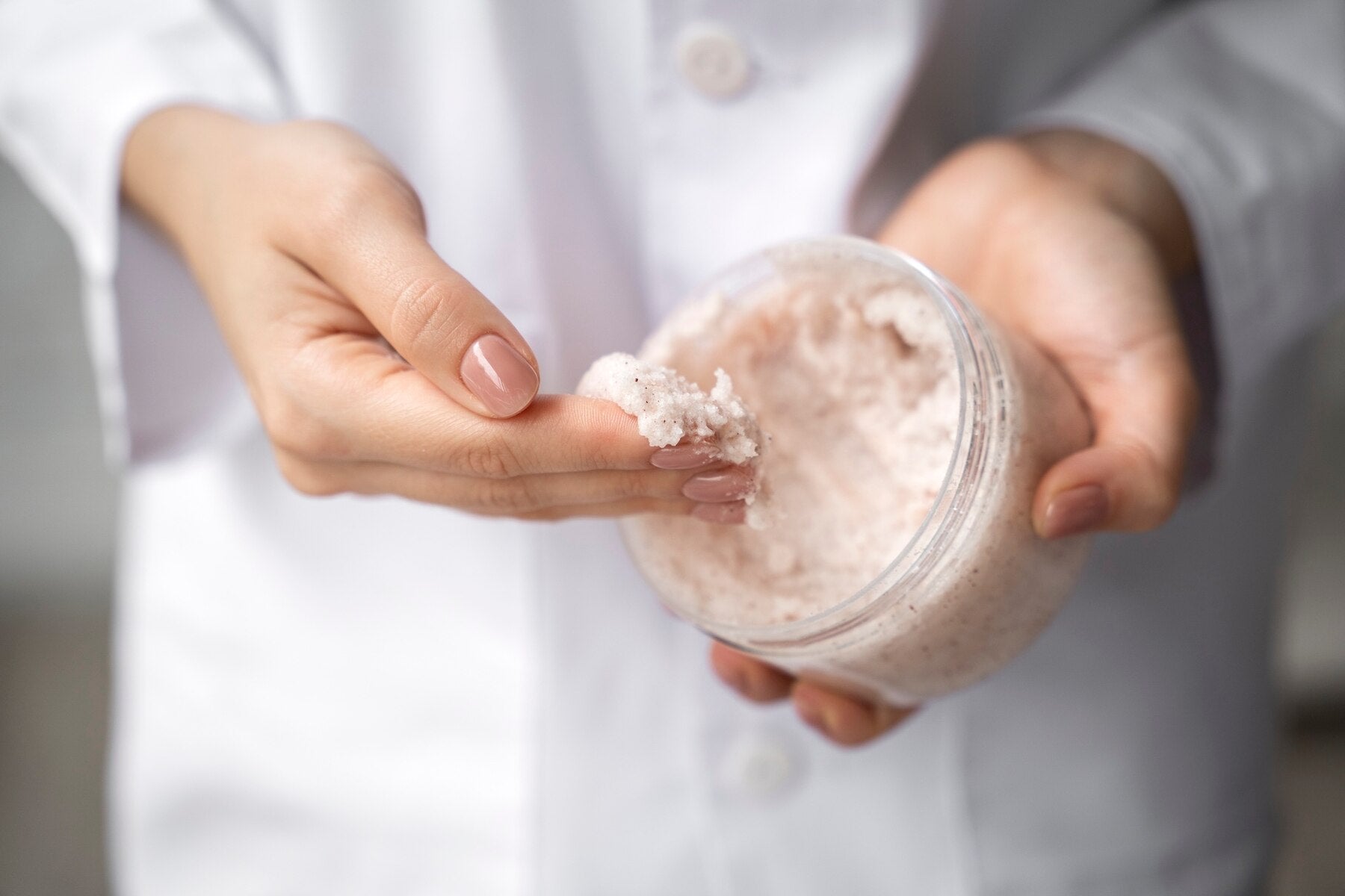 Dead Sea Salt Scrubs Benefits : Exfoliate & Revitalize Skin